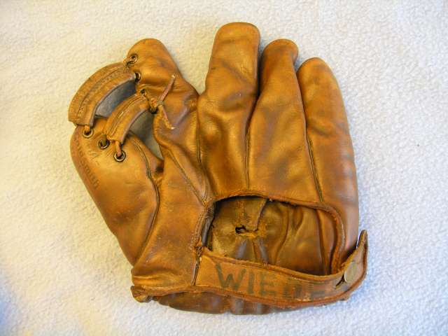 Chick Hafey Goldsmith KB Back Doug